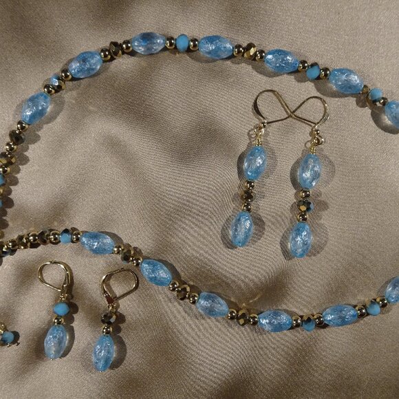 Heavenly handmade necklace/earring set in sky blue - two earring style options - Picture 3 of 11